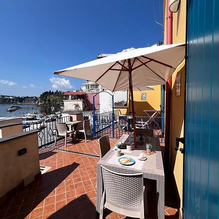 De Lamartine A Marina Di Corricella Procida Exteriér fotografie